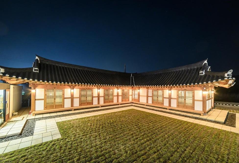 Villa Wonhwaroo Gyeongju Exterior foto