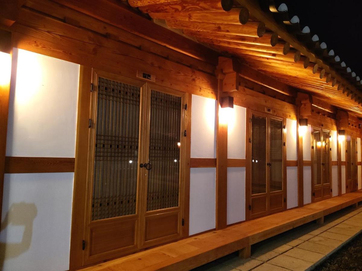Villa Wonhwaroo Gyeongju Exterior foto